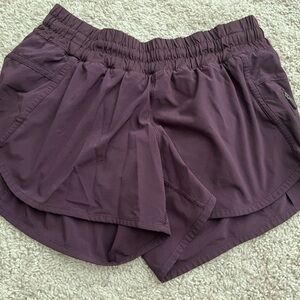 Lululemon Size 8 Shorts GUC